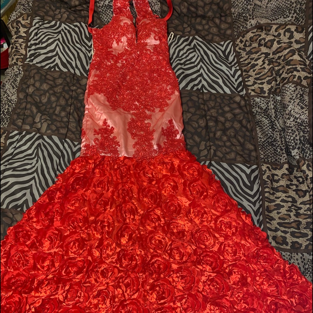 Red Prom Dress 💃🏿 💃🏿👸🏼❤️